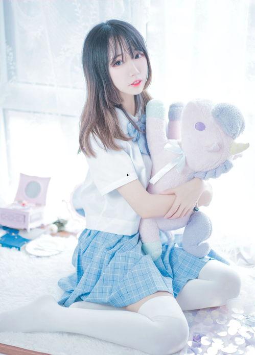 国产在线白丝jk视频,在线视频中的青春时尚演绎